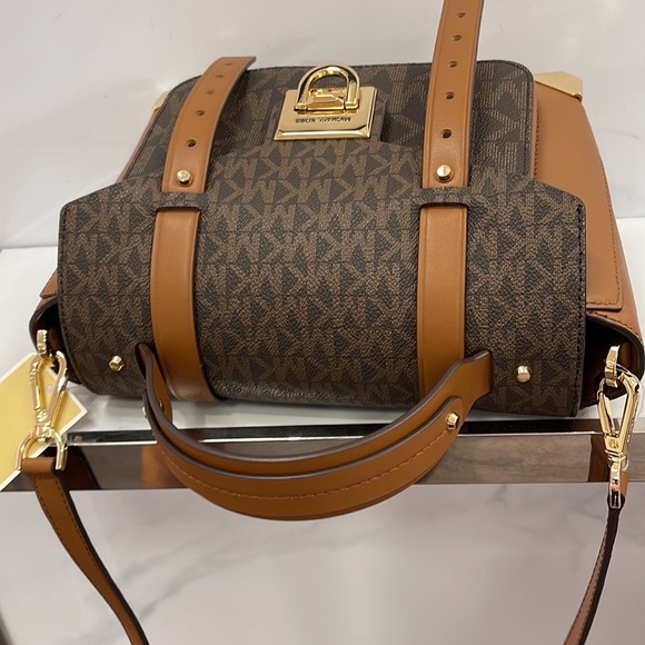 MICHAEL KORS MANHATTAN MEDIUM TOP HANDLE SCHOOL SATCHEL CROSSBODY BAG BROWN
NWT - Picture 16 of 16